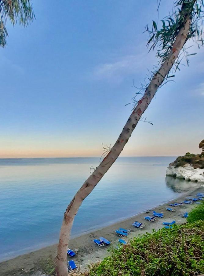 Governors Beach Costas Apts Esterno foto
