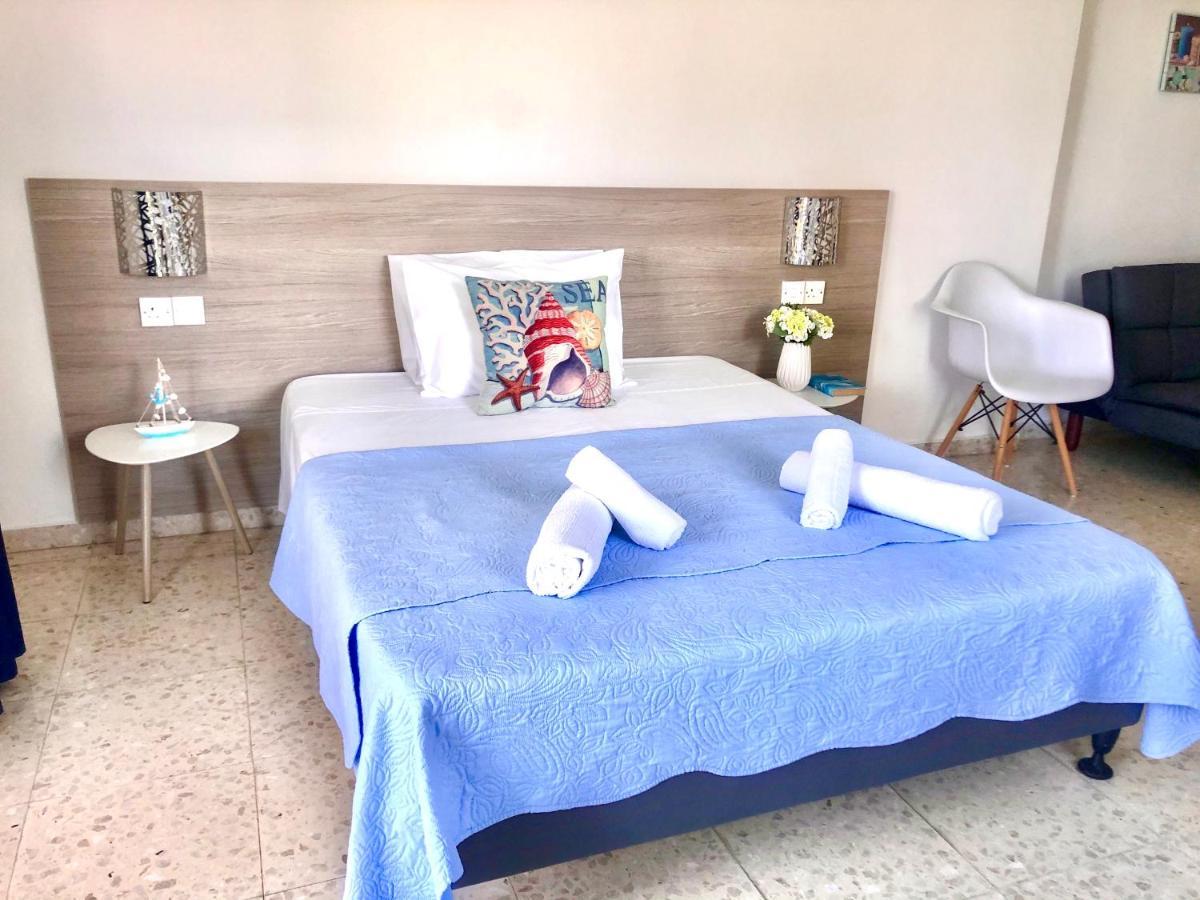 Governors Beach Costas Apts Esterno foto