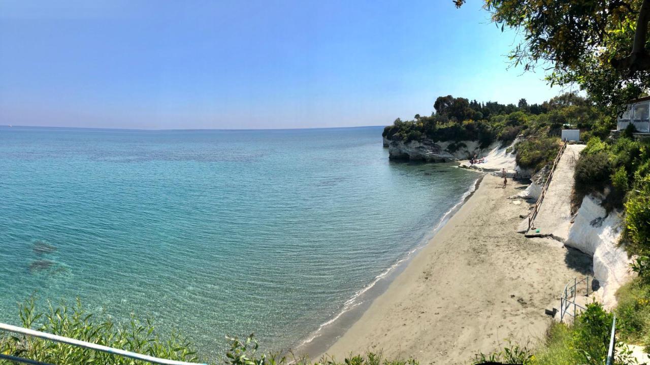 Governors Beach Costas Apts Esterno foto