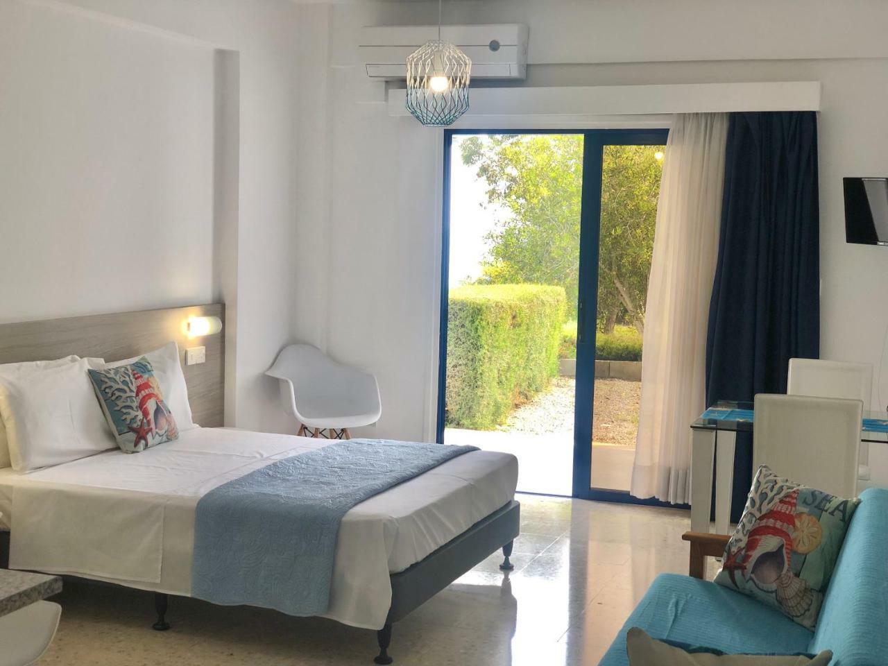 Governors Beach Costas Apts Esterno foto