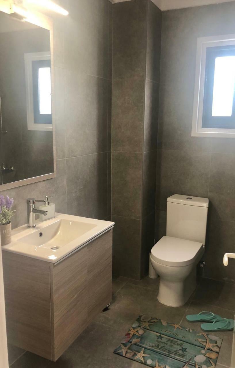 Governors Beach Costas Apts Esterno foto