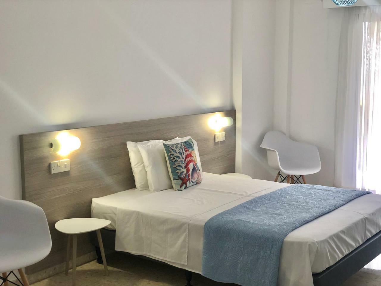 Governors Beach Costas Apts Esterno foto
