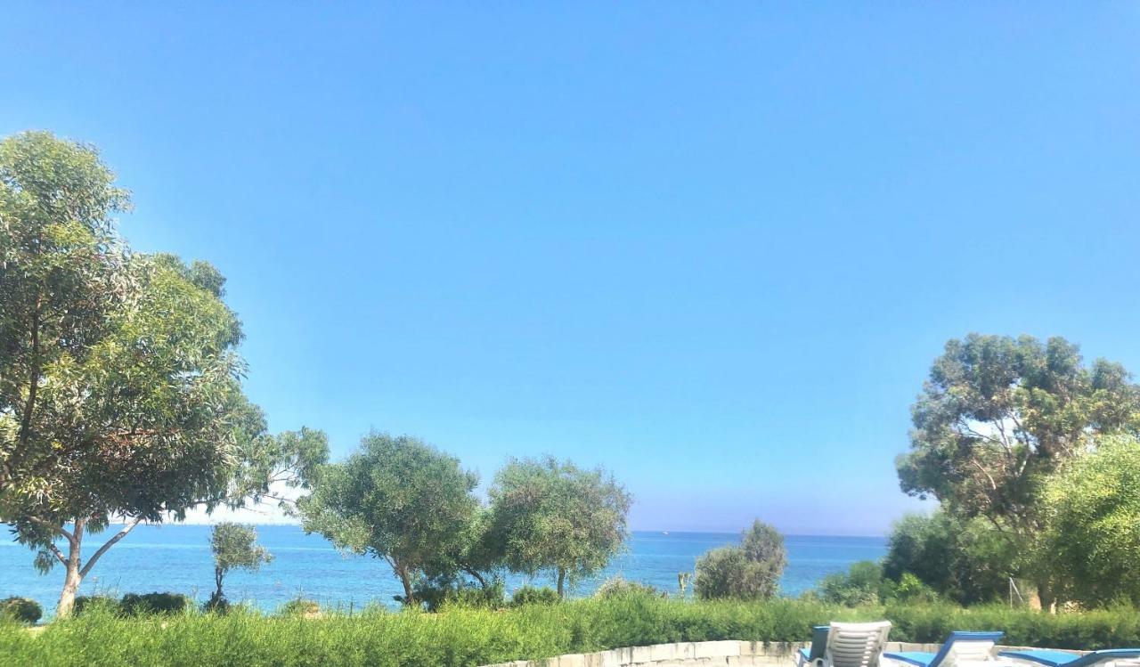 Governors Beach Costas Apts Esterno foto