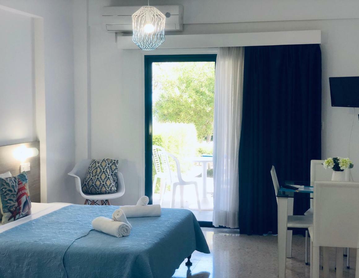Governors Beach Costas Apts Esterno foto