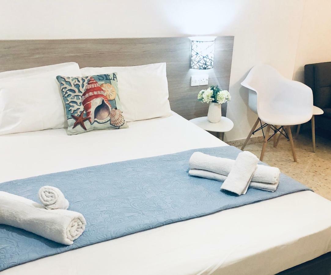 Governors Beach Costas Apts Esterno foto
